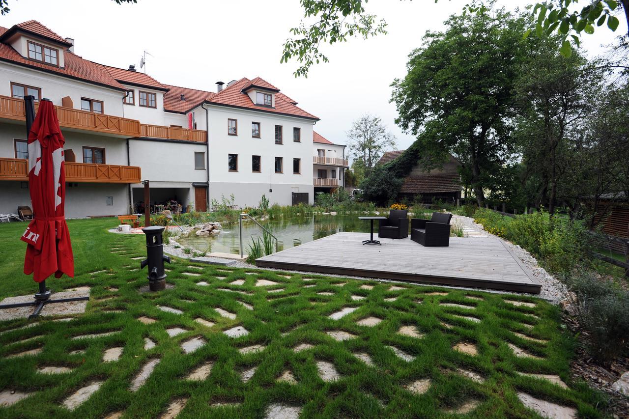 Hotel Geier Bad Schönau エクステリア 写真